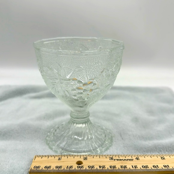 Vintage Wine Goblet Pressed Clear Glass Grapes & Leaves Pattern - Picture 1 of 9